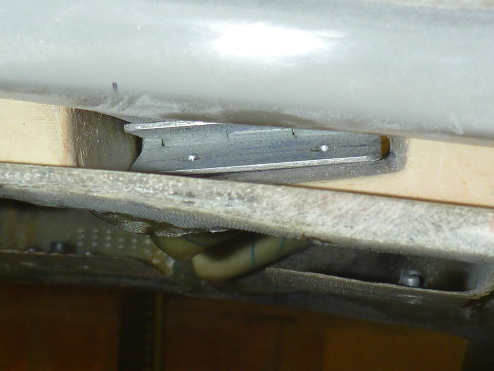 door hinge gap