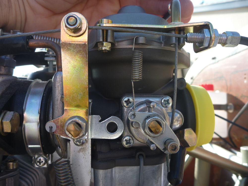 Bowden cables on carburettor