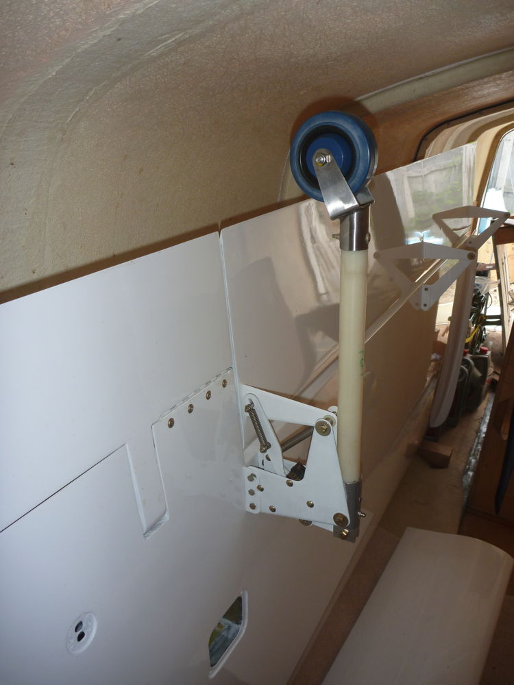 Port outrigger fitted