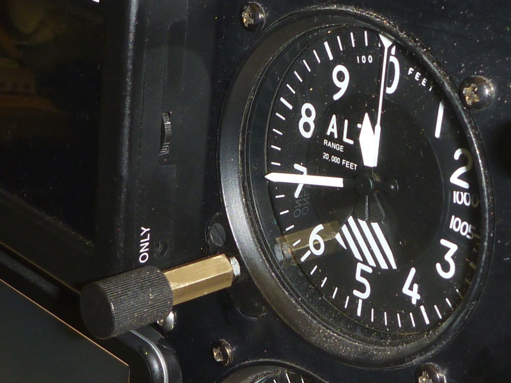 altimeter knob extended